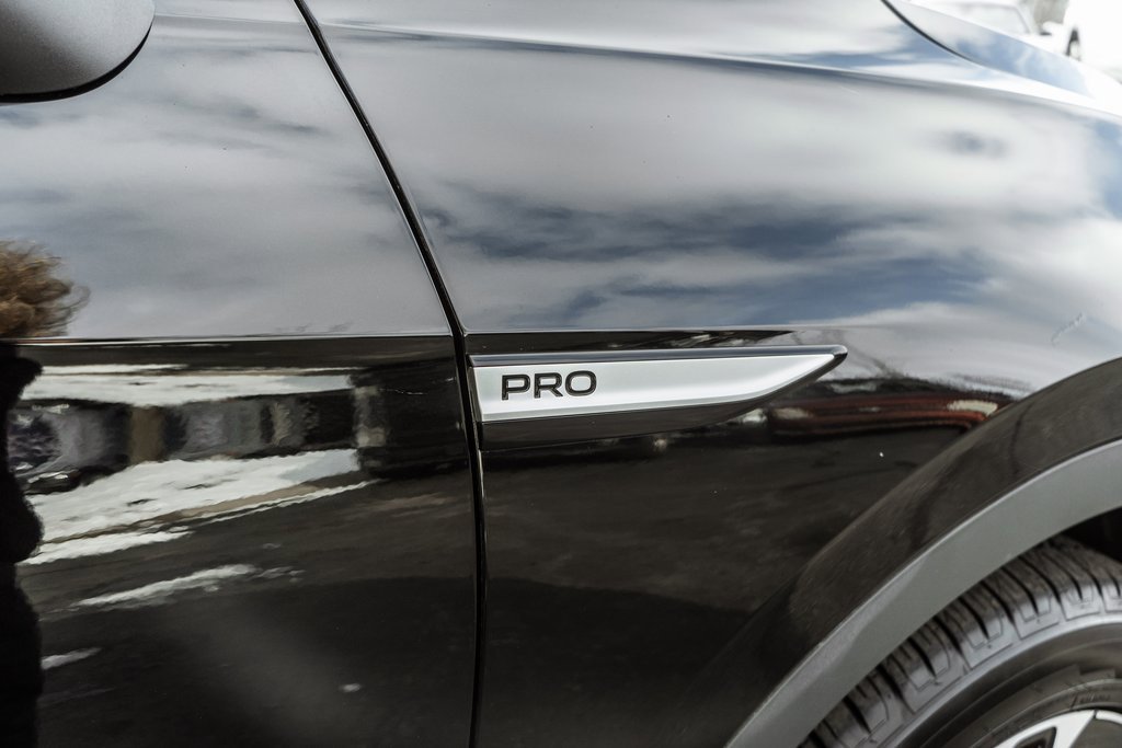 Used 2021 Volkswagen ID.4 Pro image 4