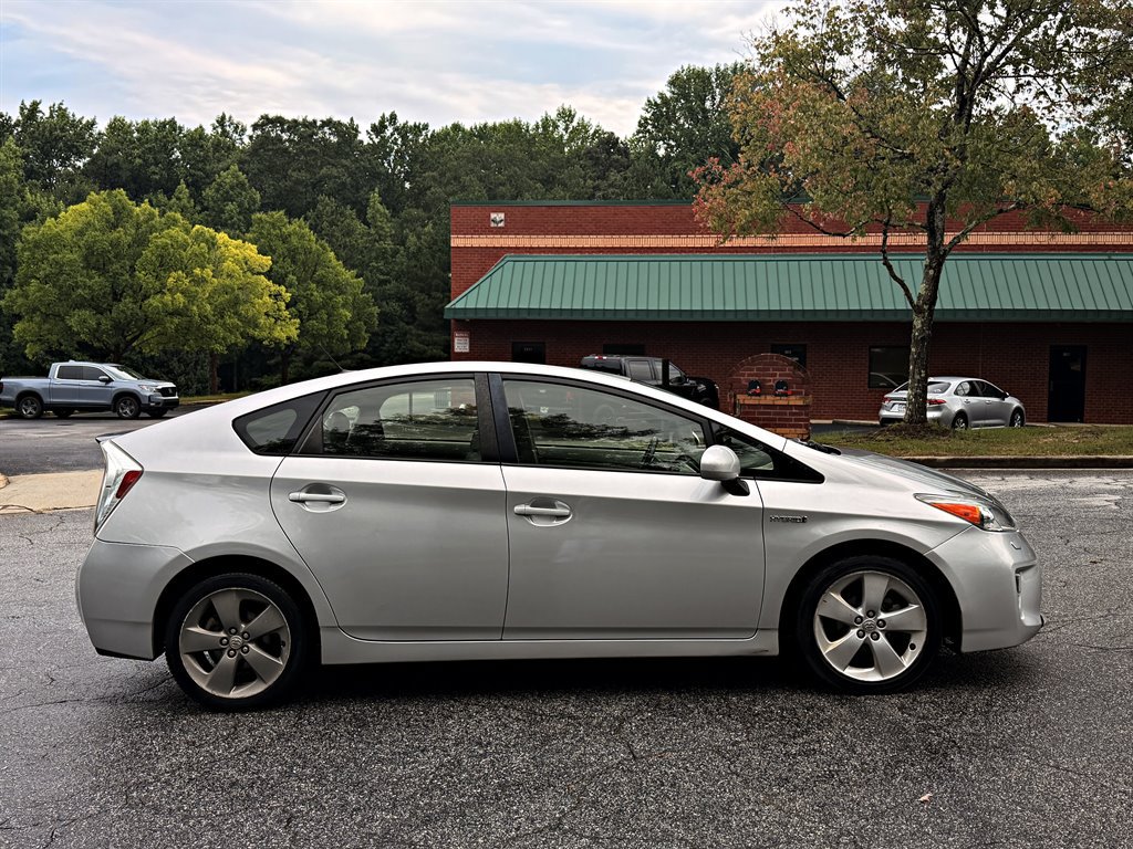 Used 2013 Toyota Prius Five FWD image 4