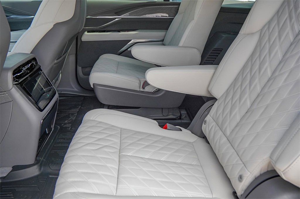 New 2026 Cadillac Escalade IQ Luxury 1 w/ LPO, Floor Liner Package image 23