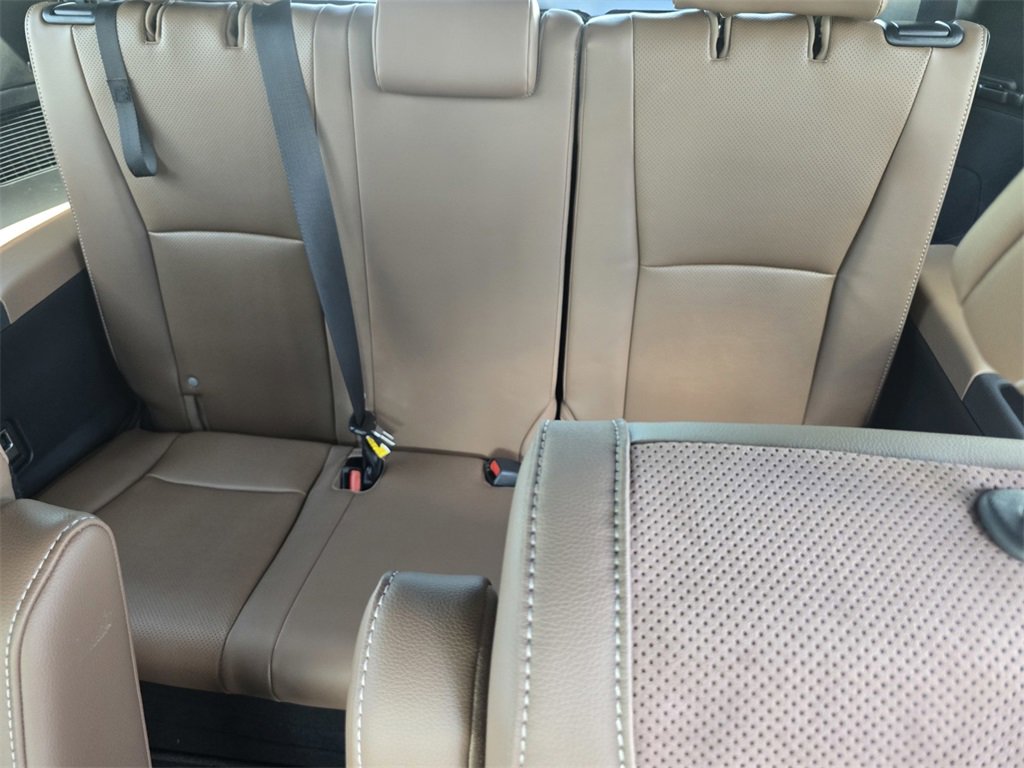 Used 2025 Toyota Grand Highlander AWD Hybrid image 11