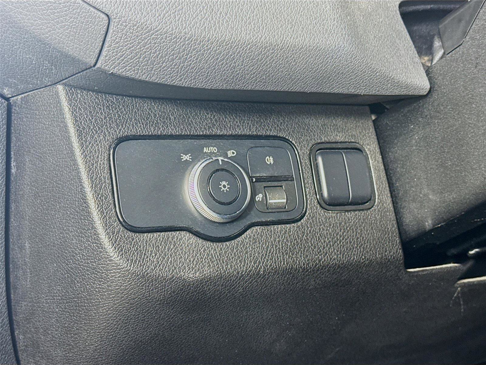 Used 2021 Mercedes-Benz Sprinter 2500 w/ Driver Convenience Package image 4