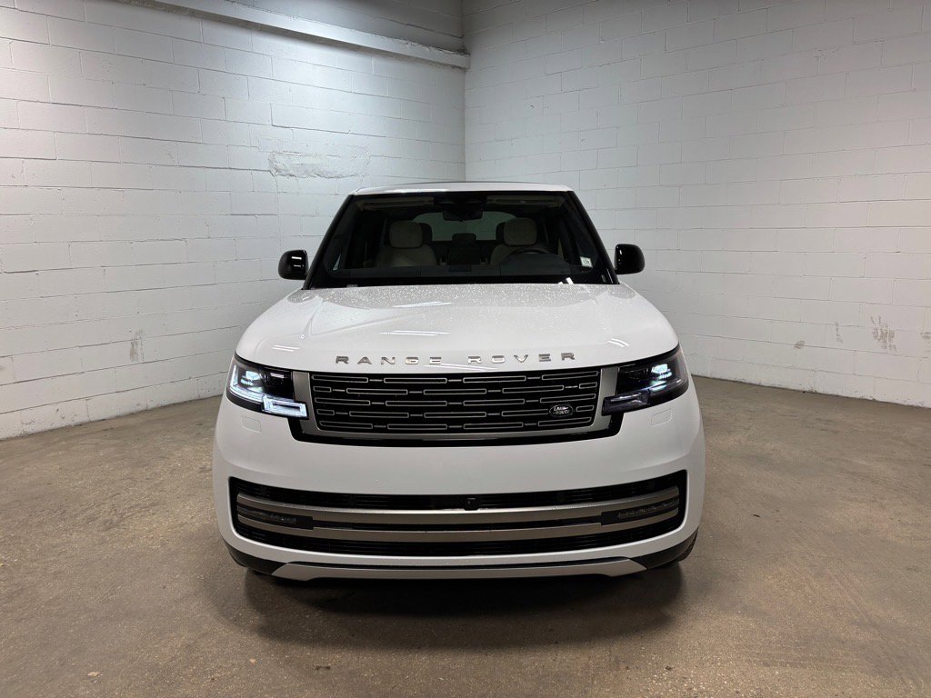 New 2025 Land Rover Range Rover SE image 3