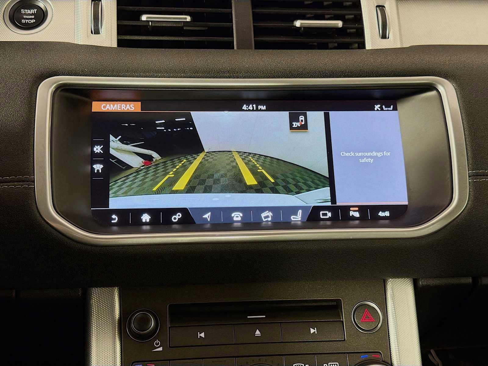 Used 2017 Land Rover Range Rover Evoque SE Dynamic image 15