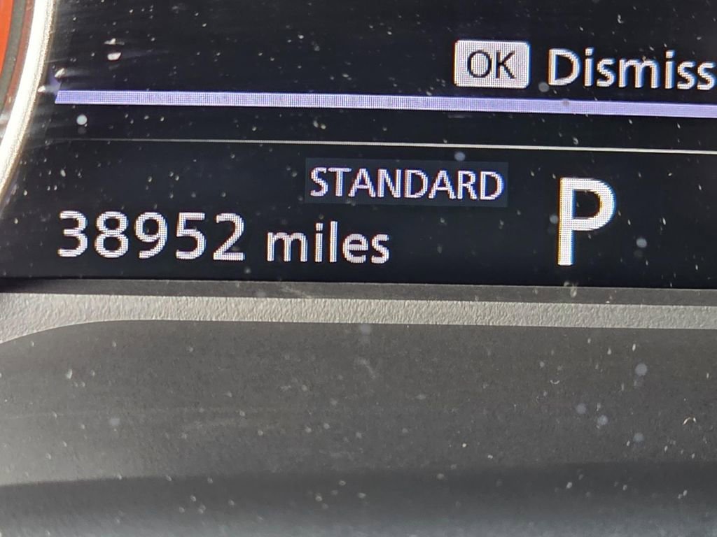 Used 2024 Nissan Rogue S image 33