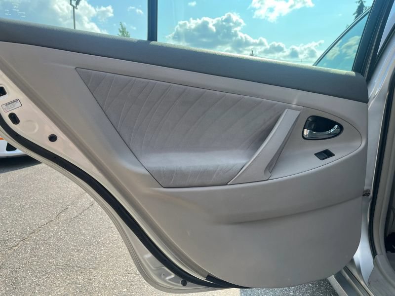 Used 2007 Toyota Camry LE FWD image 17