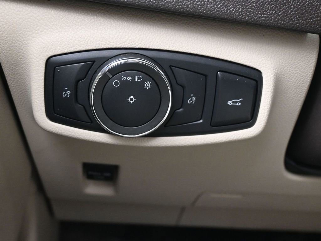 Used 2018 Lincoln MKC Select w/ Select Plus Package image 21