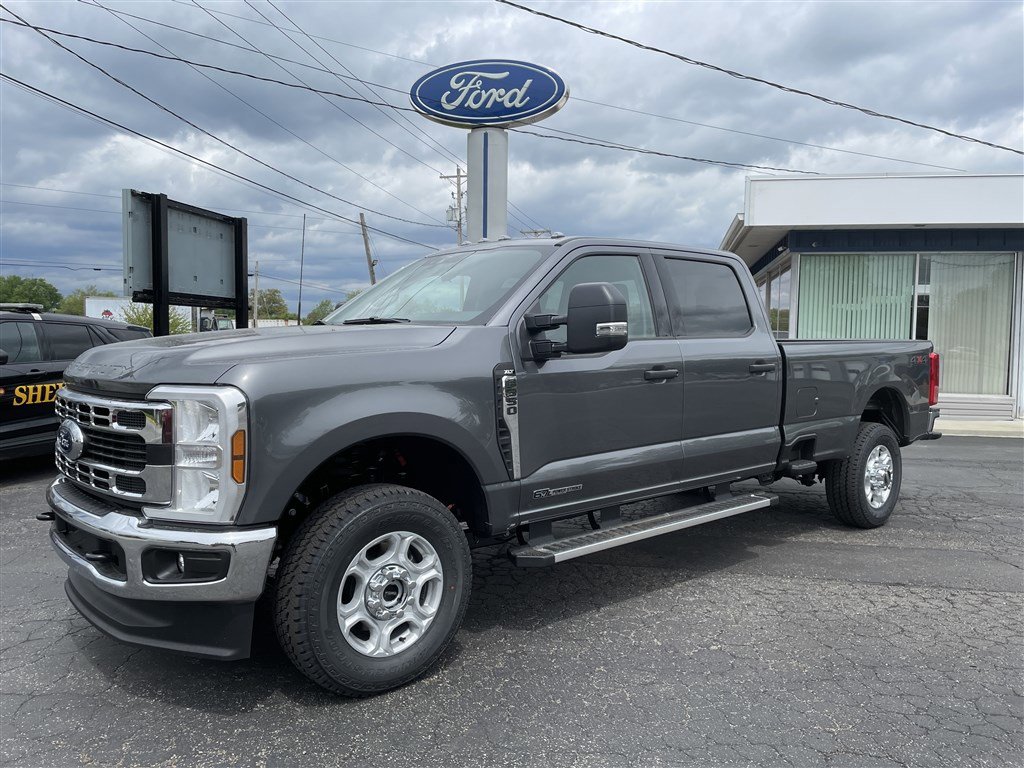 New 2026 Ford F350 4x4 Crew Cab Super Duty image 1