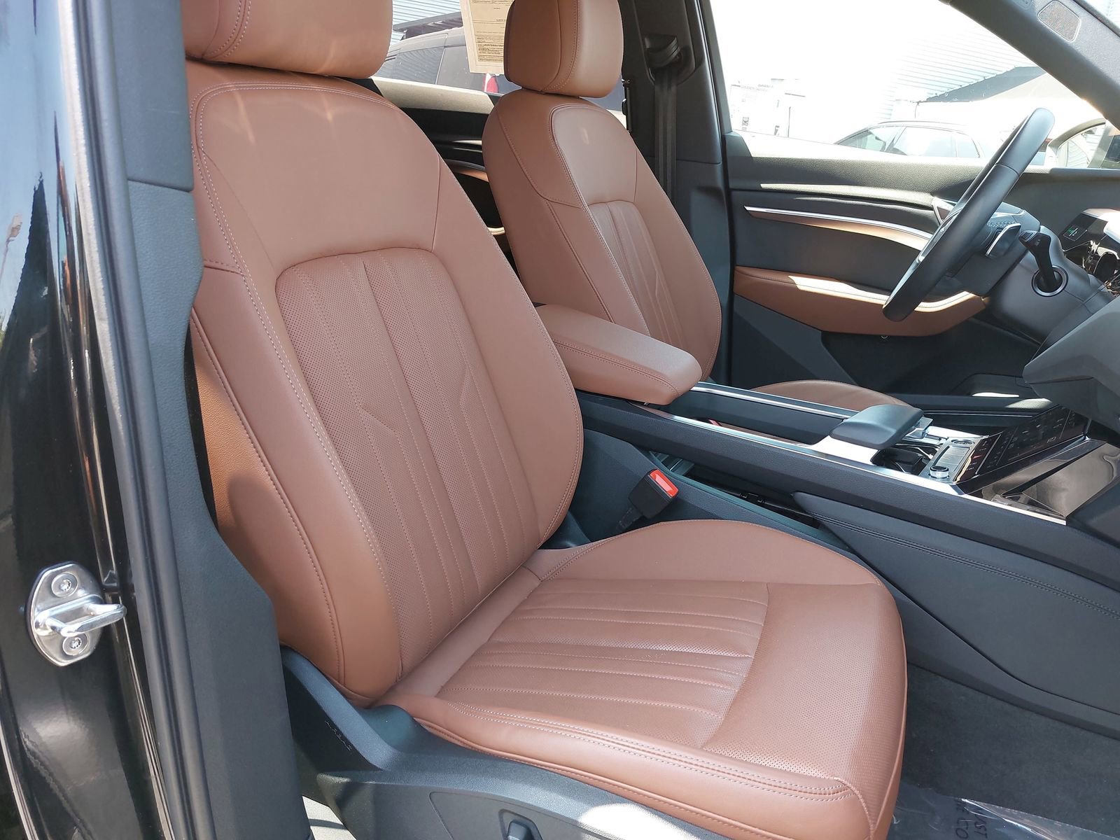 Used 2024 Audi Q8 e-tron Premium Plus w/ Premium Plus Package AWD/4WD image 10