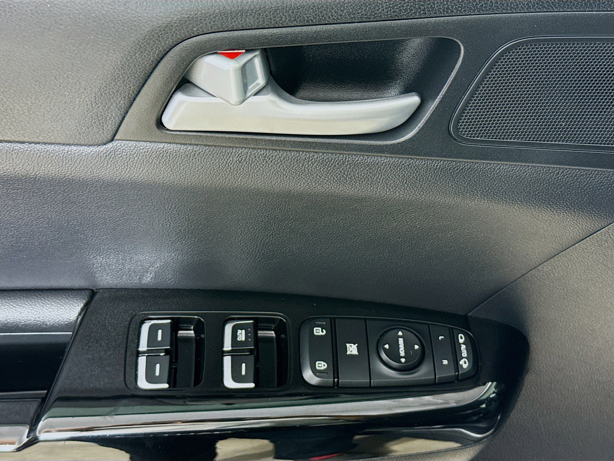 Used 2022 Kia Sportage EX image 20