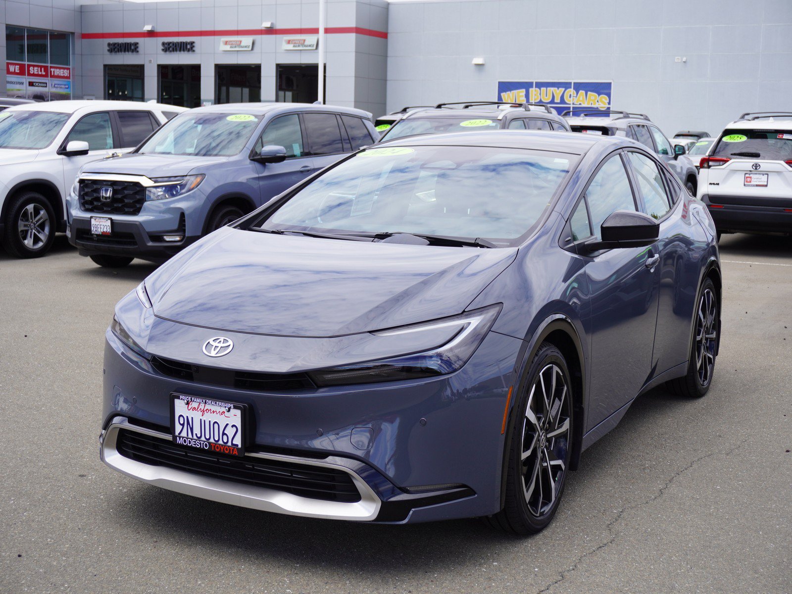 Used 2024 Toyota Prius Prime Premium w/ Advanced Technology Package FWD image 7