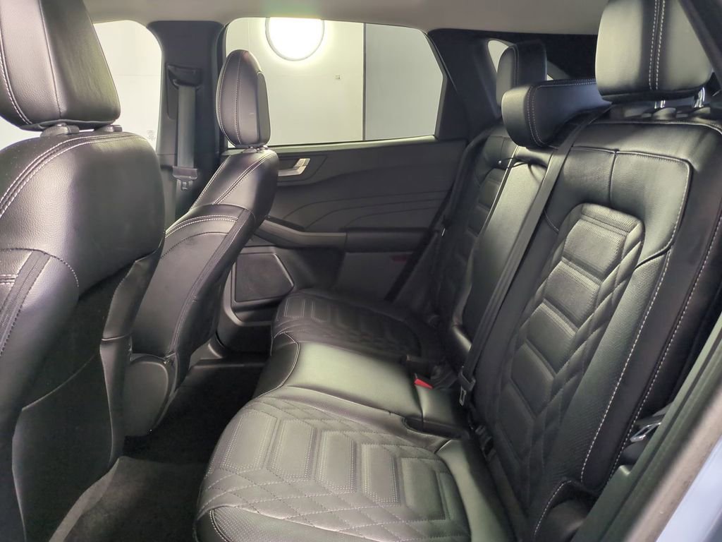 Used 2023 Ford Escape Platinum w/ Premium Technology Package image 16