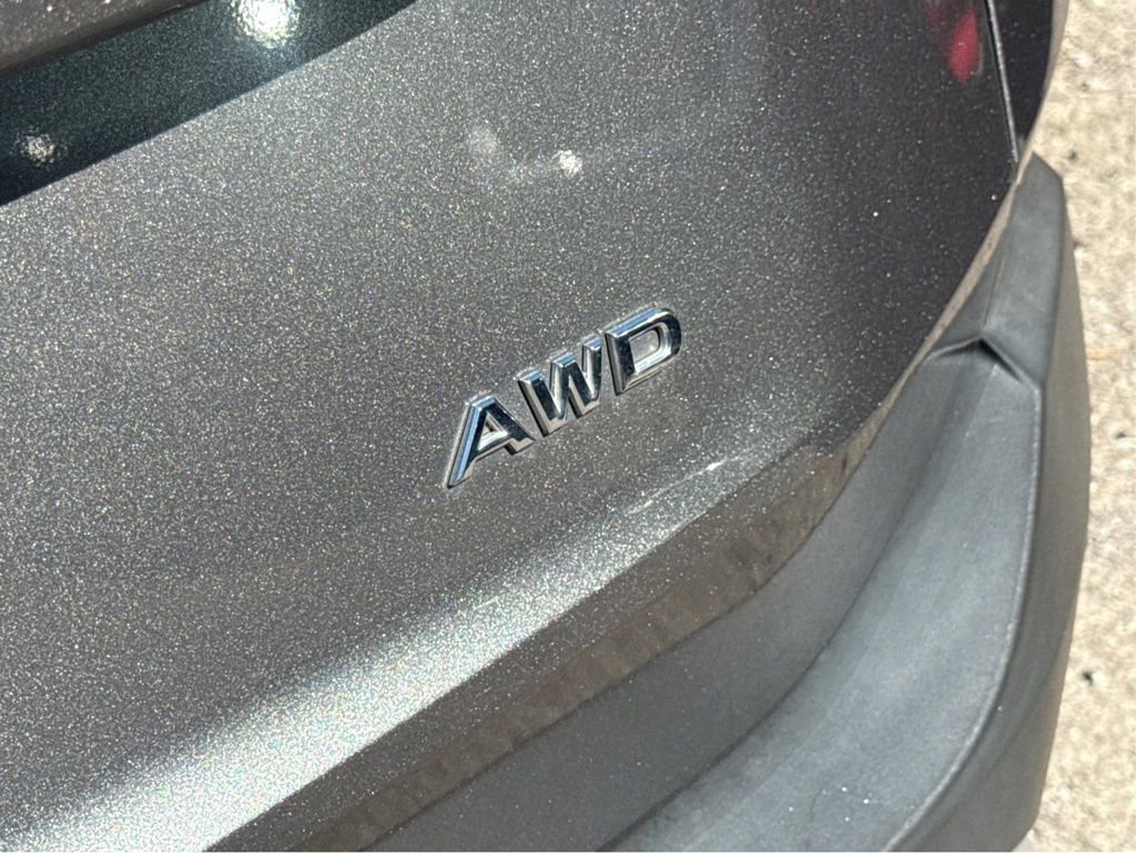 Used 2023 Nissan Rogue S image 29