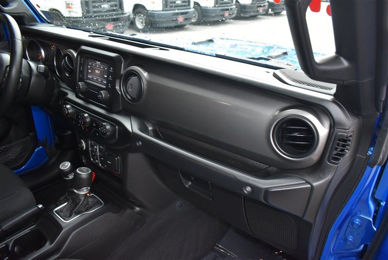 Used 2021 Jeep Gladiator Sport AWD/4WD image 28