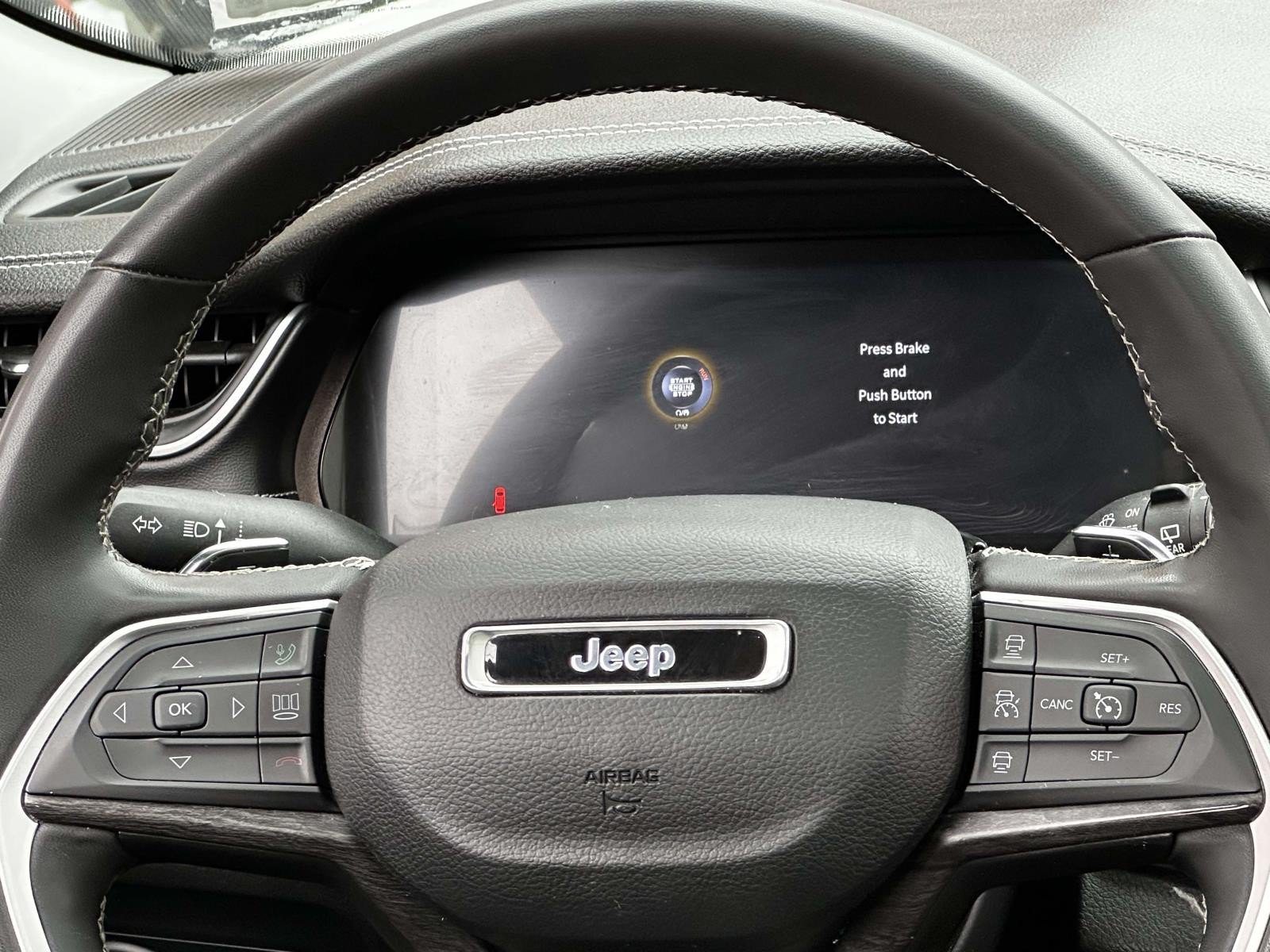 Used 2023 Jeep Grand Cherokee L Limited w/ Luxury Tech Group II AWD/4WD image 20