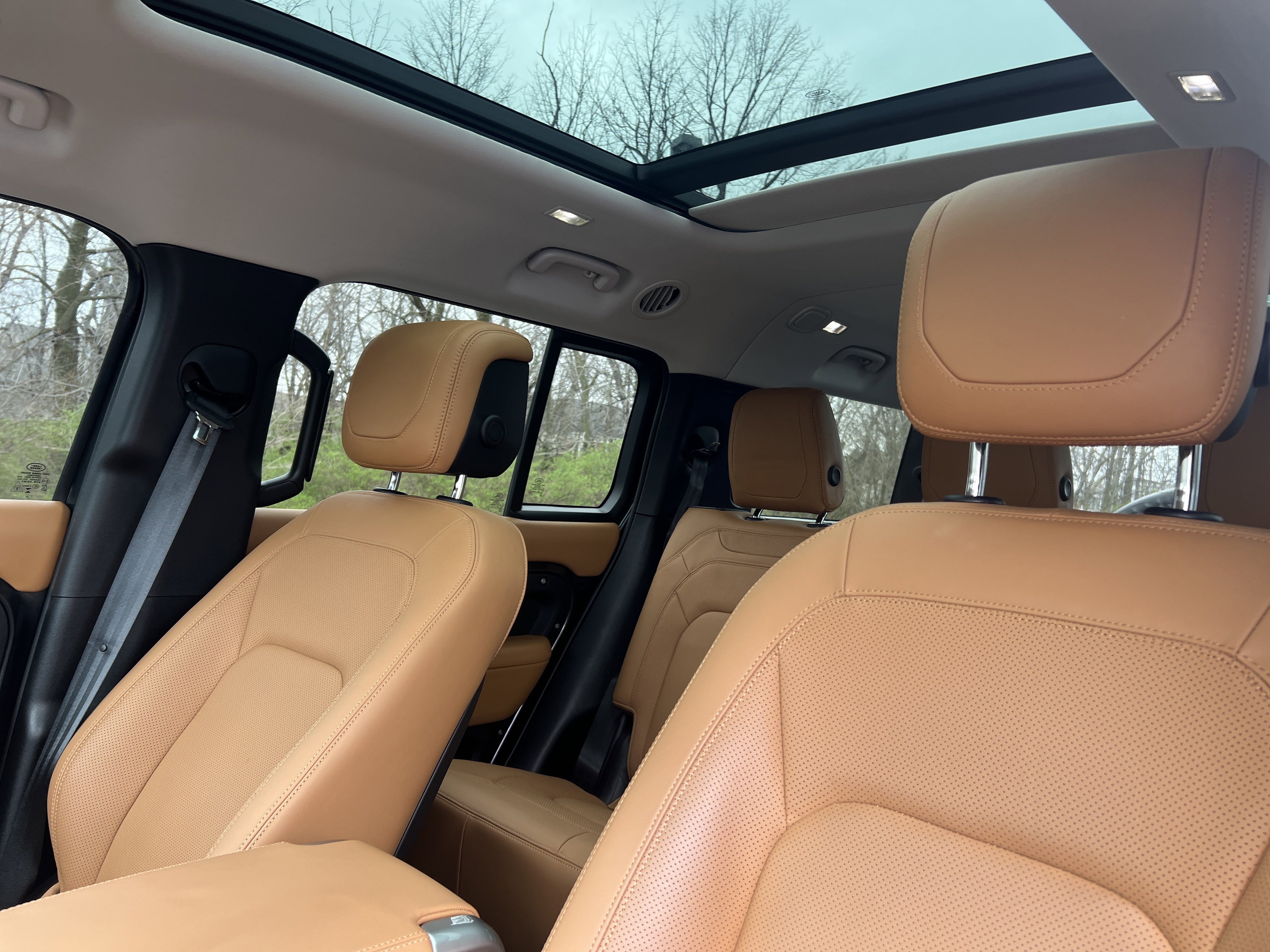 Certified 2023 Land Rover Defender 130 First Edition image 21