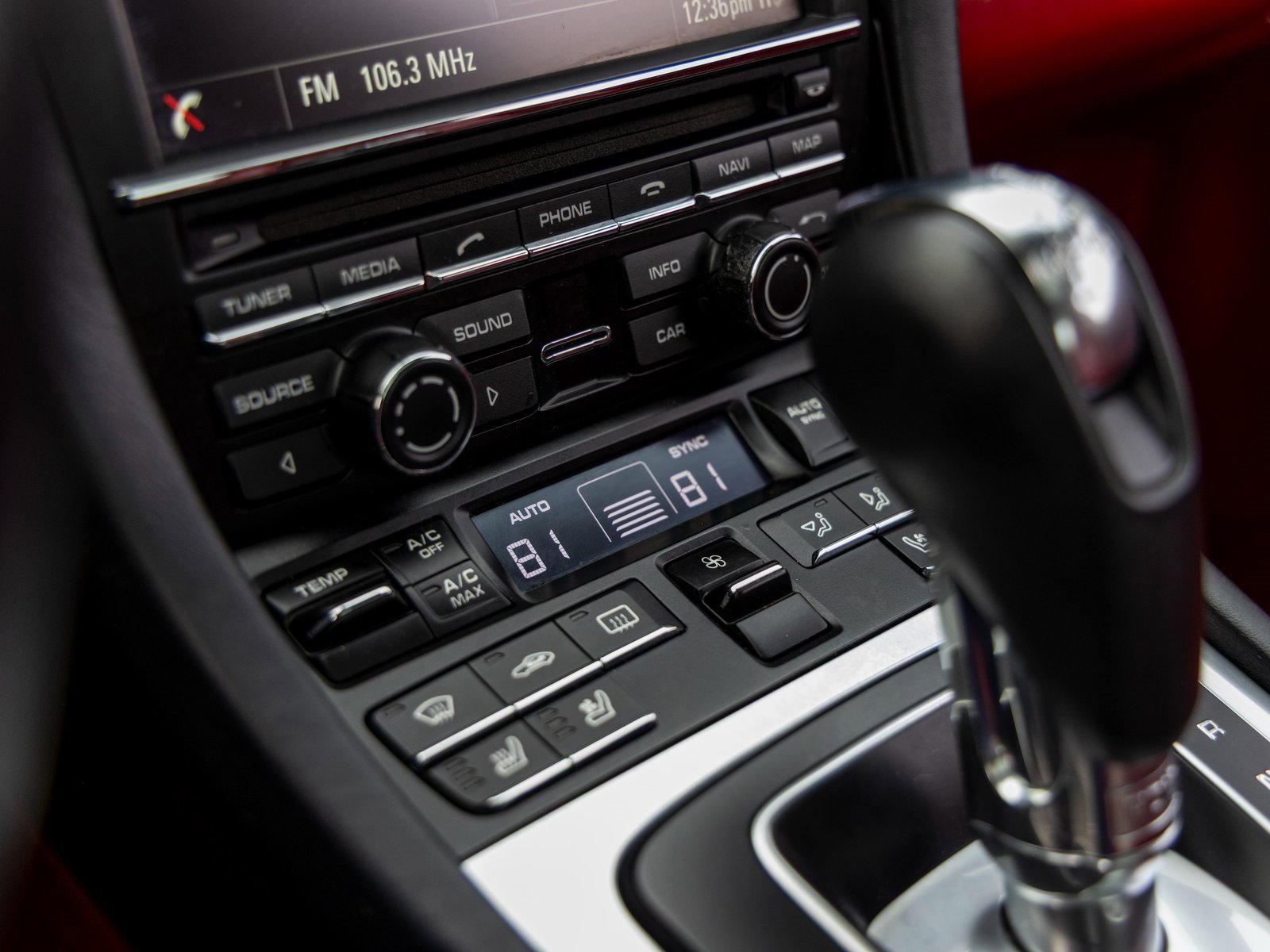 Used 2015 Porsche 911 Turbo image 40