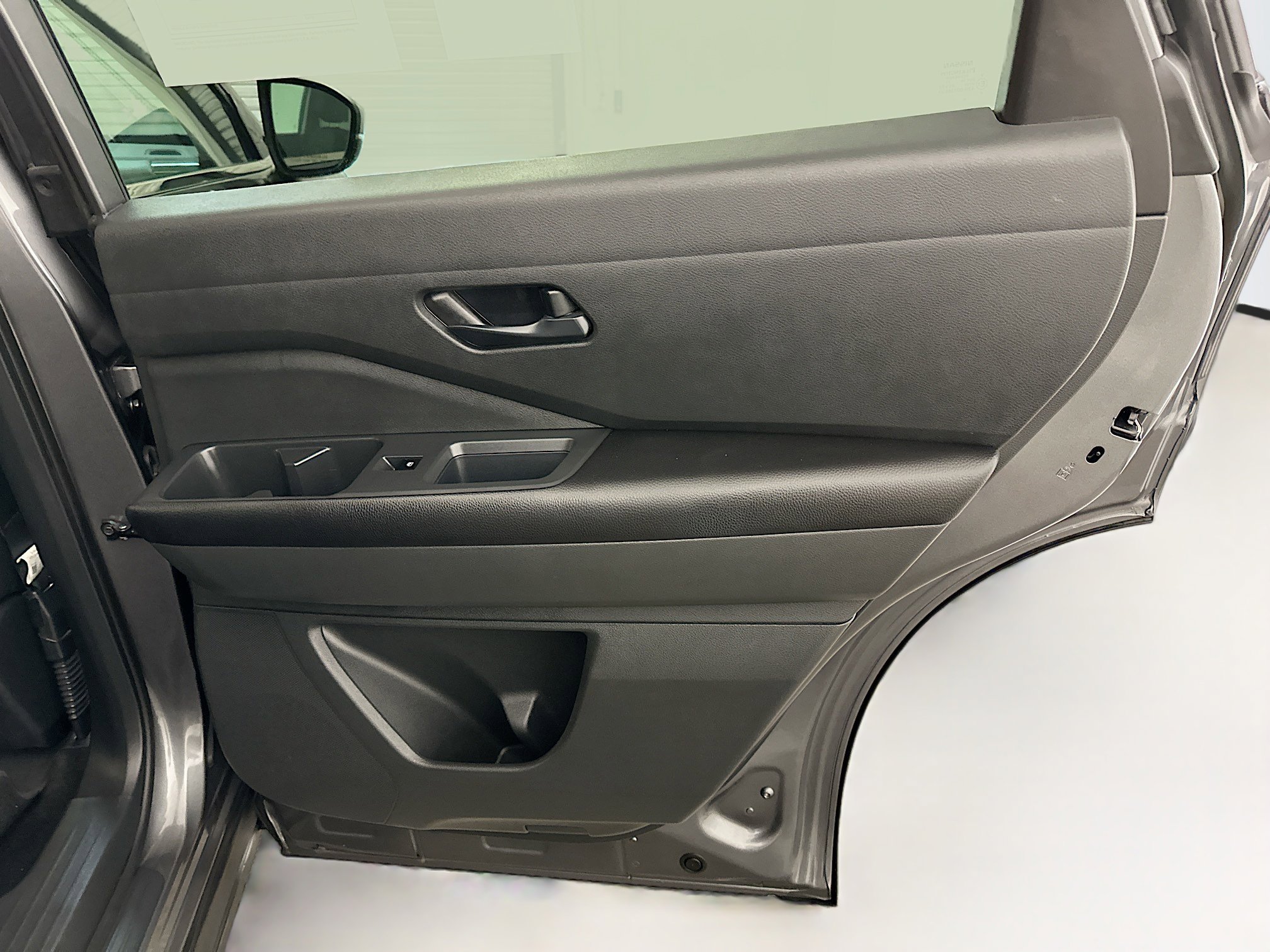 Used 2024 Nissan Pathfinder SV image 31