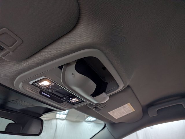 Used 2021 Lincoln Corsair FWD image 13