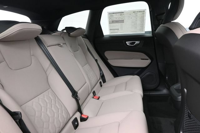 New 2027 Volvo XC60 B5 Core AWD/4WD image 31