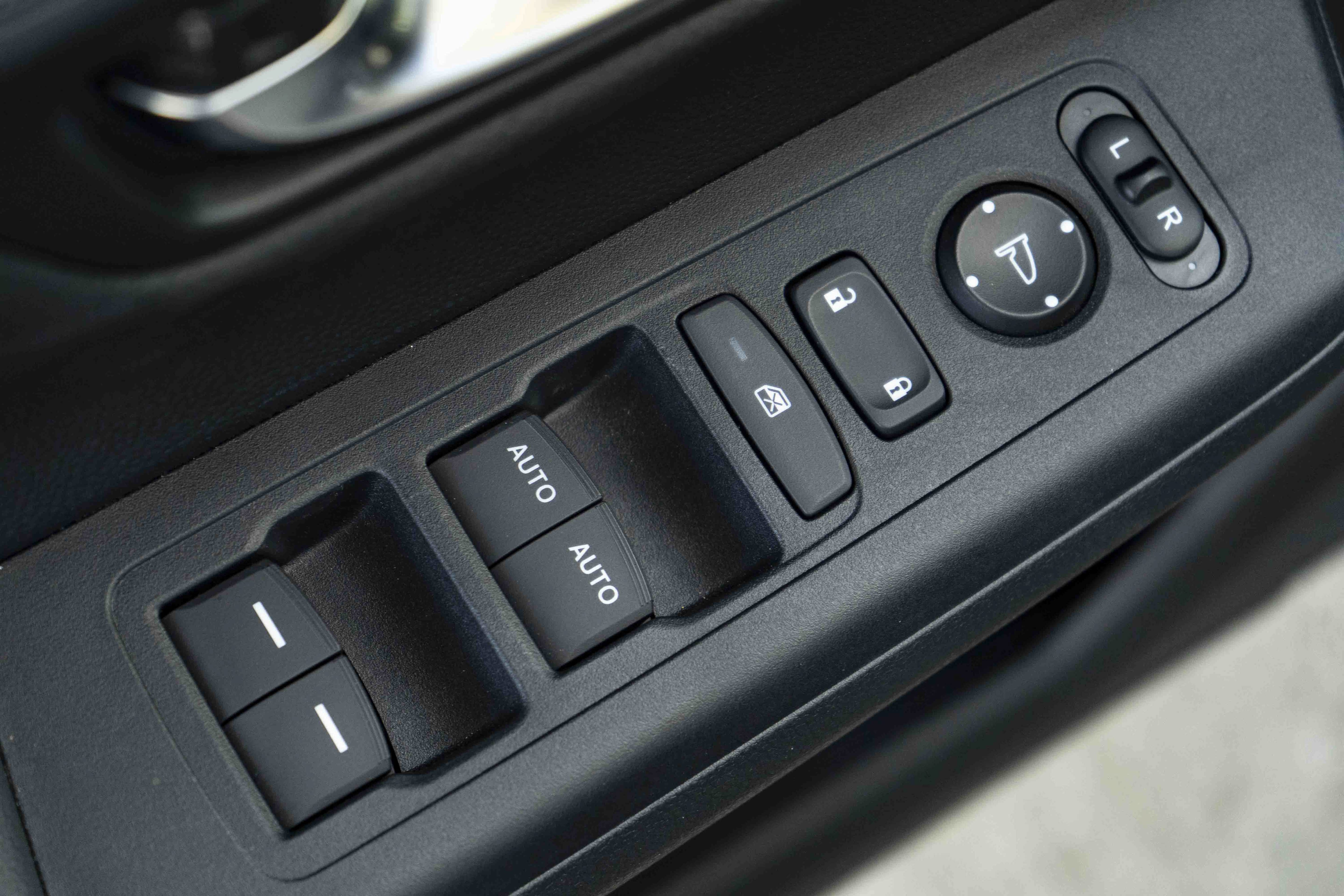 Used 2026 Honda CR-V EX image 37