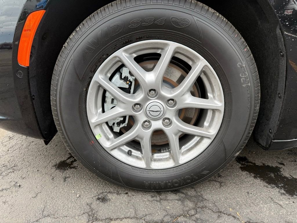 New 2026 Chrysler Pacifica Select FWD image 9
