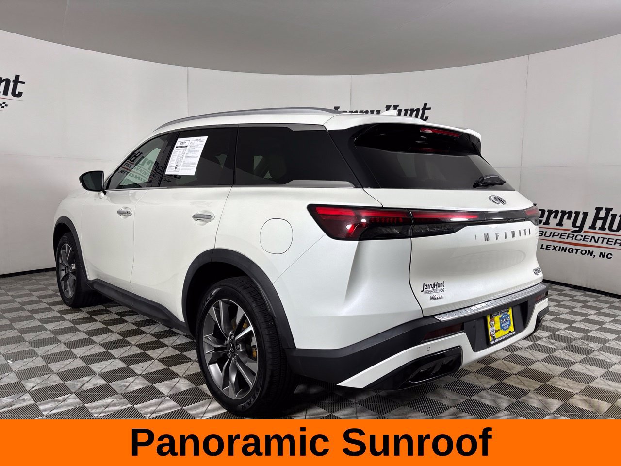 Used 2023 INFINITI QX60 Luxe w/ Cargo Package AWD/4WD image 9