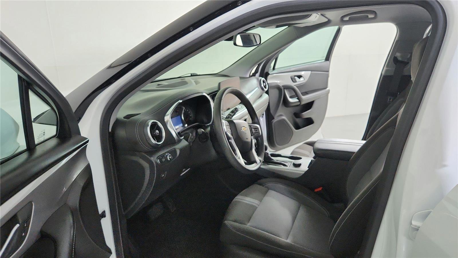 Used 2024 Chevrolet Blazer LT w/ Convenience Package image 9