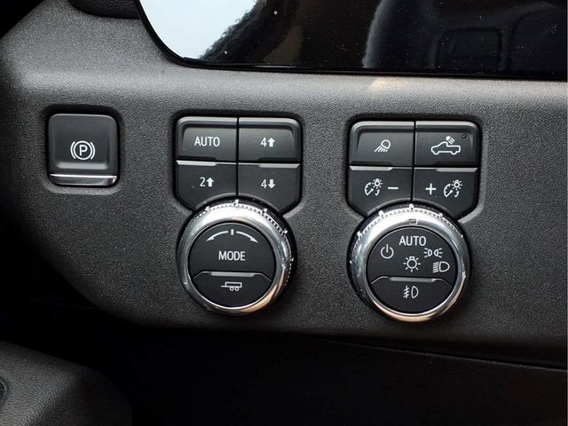 Used 2025 GMC Sierra 2500 SLT w/ SLT Convenience Package AWD/4WD image 16