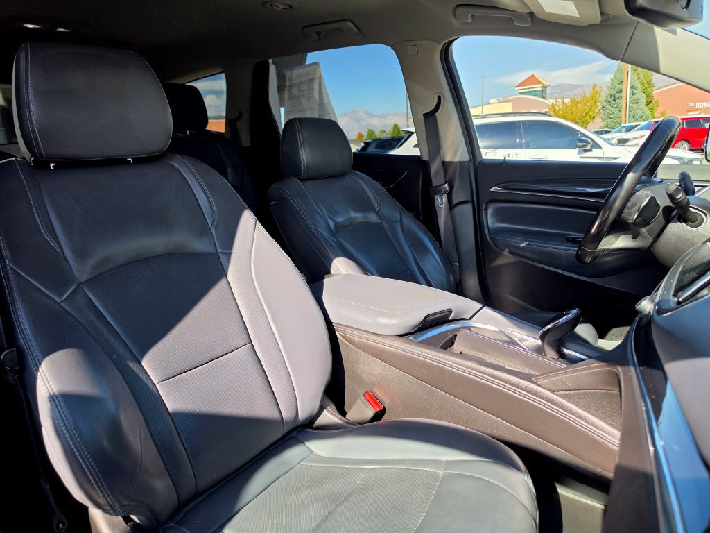 Used 2018 Buick Enclave Essence AWD/4WD image 15