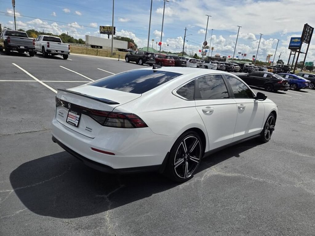 Used 2025 Honda Accord Sport image 6