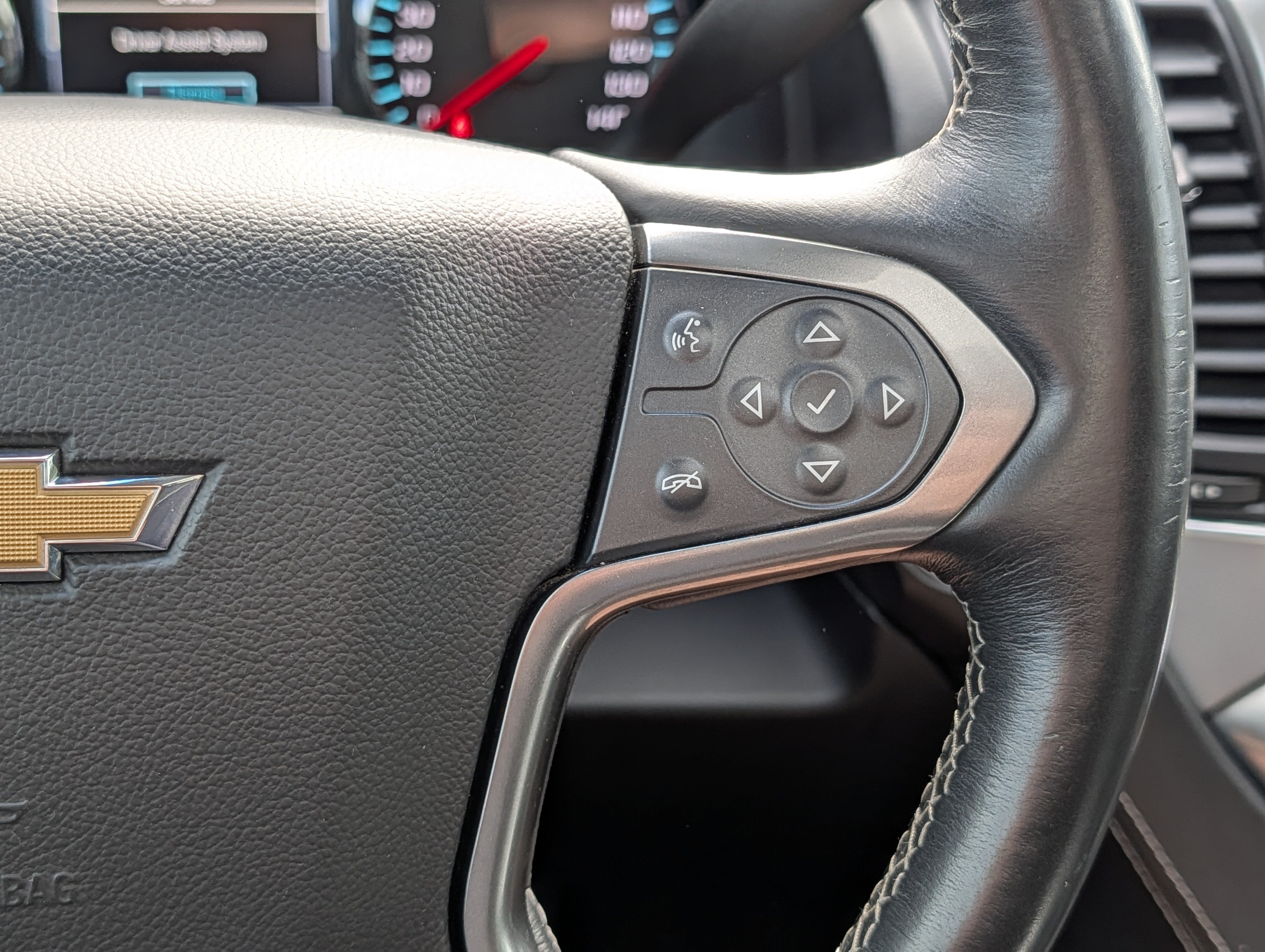 Used 2015 Chevrolet Tahoe LTZ AWD/4WD image 27