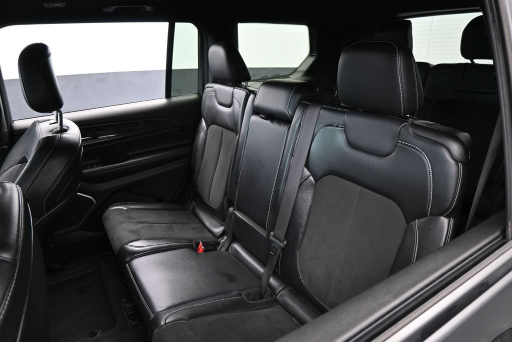Used 2022 Jeep Grand Cherokee L Laredo RWD image 37