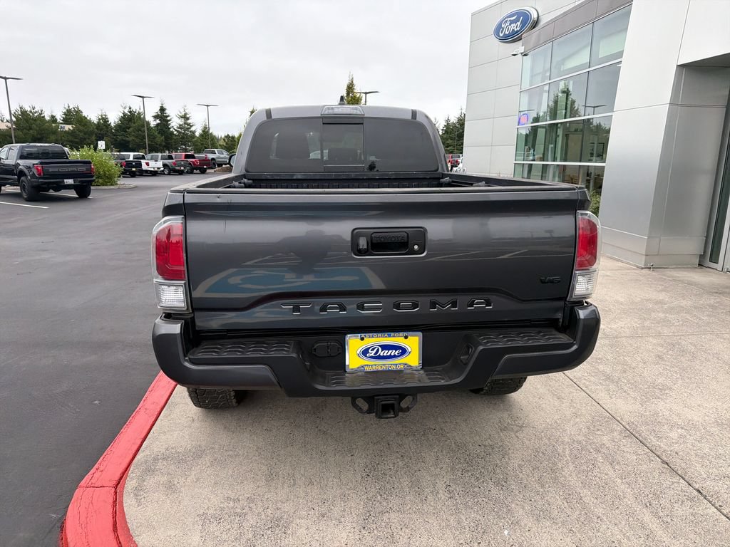 Used 2020 Toyota Tacoma TRD Sport AWD/4WD image 3
