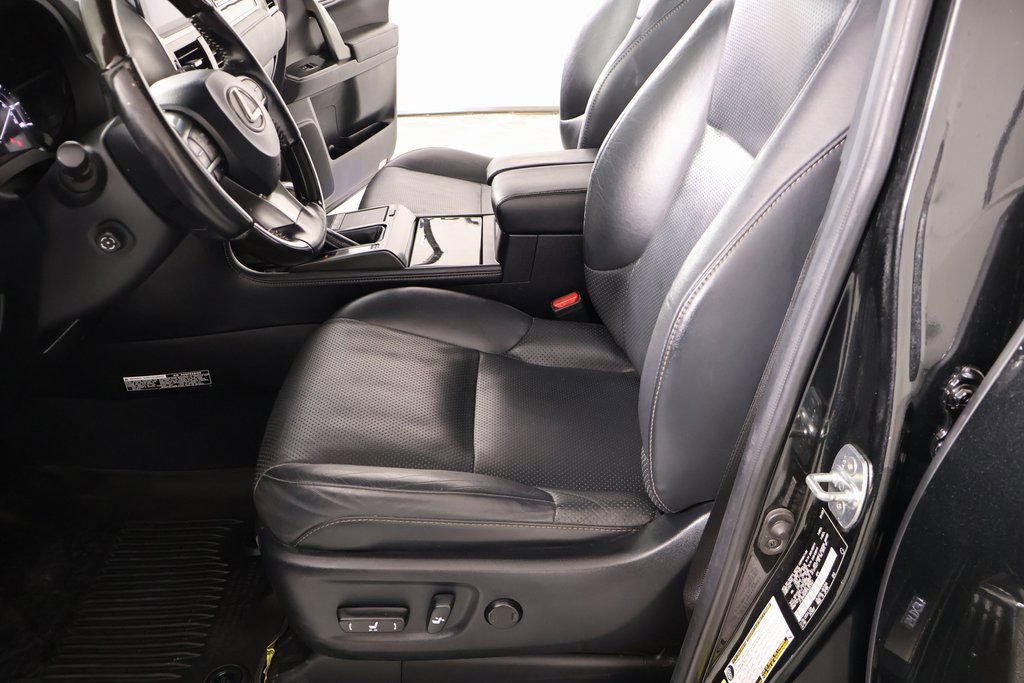 Used 2023 Lexus GX 460 Luxury w/ Sport Design Package AWD/4WD image 12