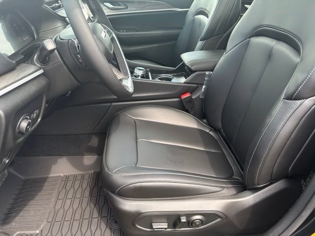 New 2026 Jeep Grand Cherokee Limited w/ Limited Altitude Package AWD/4WD image 10