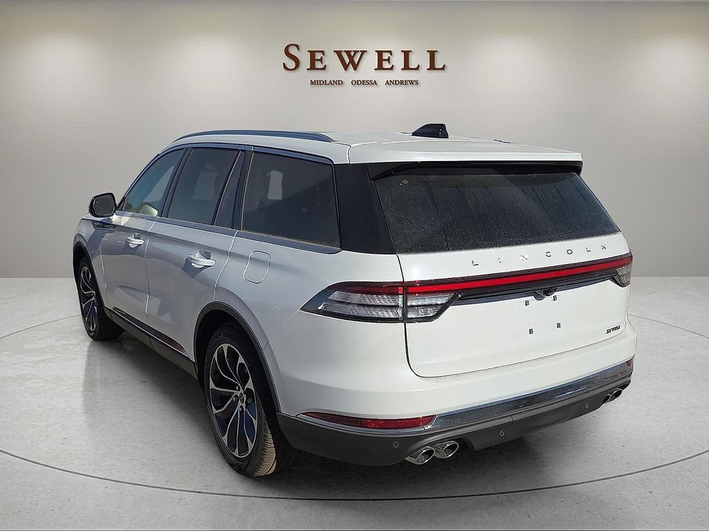 New 2026 Lincoln Aviator Reserve RWD image 3