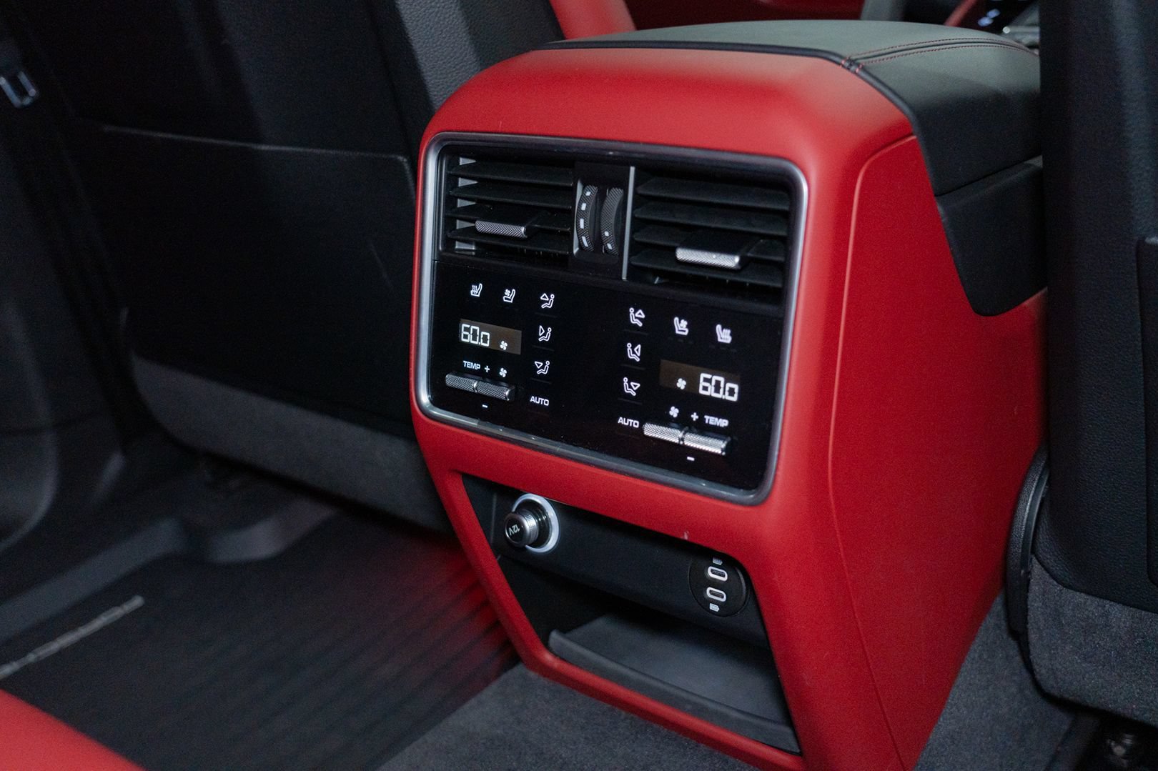 Used 2022 Porsche Cayenne E-Hybrid AWD/4WD image 28