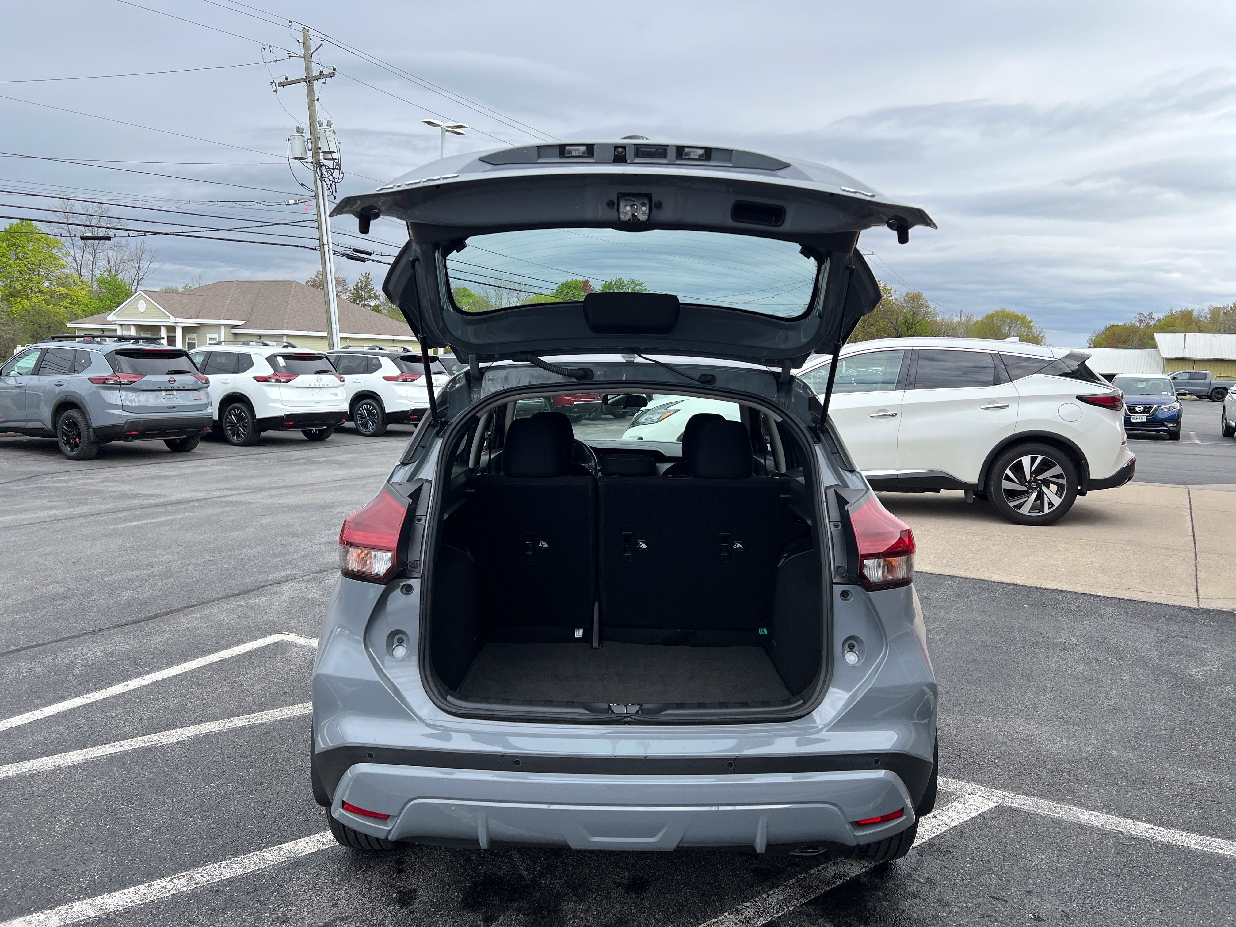 Used 2023 Nissan Kicks SV FWD image 15