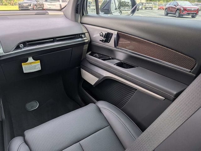 New 2027 Cadillac Vistiq Sport w/ LPO, Floor Liner Package AWD/4WD image 19