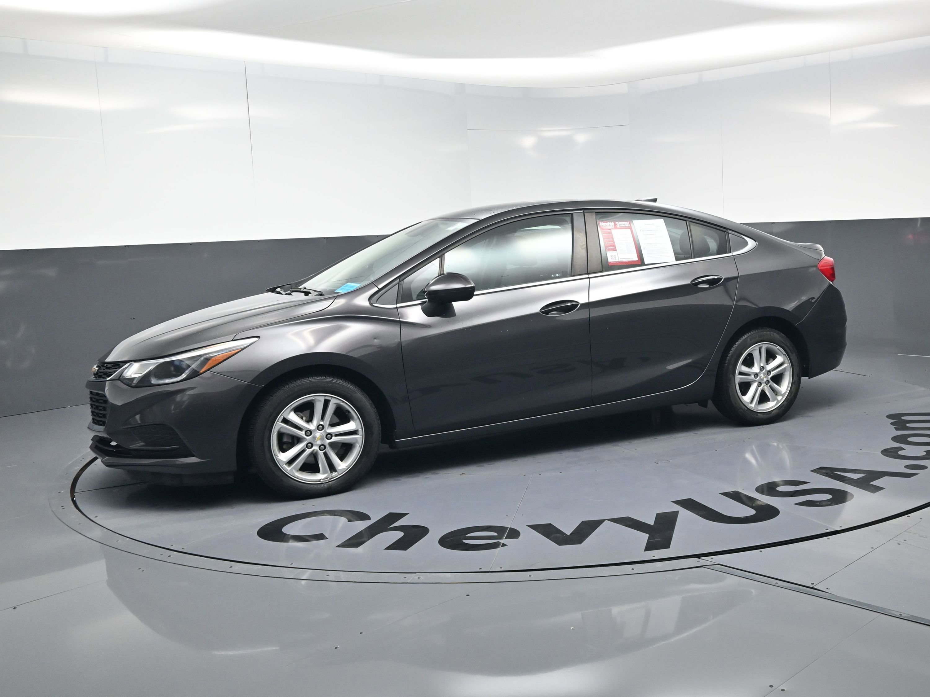 Used 2017 Chevrolet Cruze LT w/ Convenience Package image 6