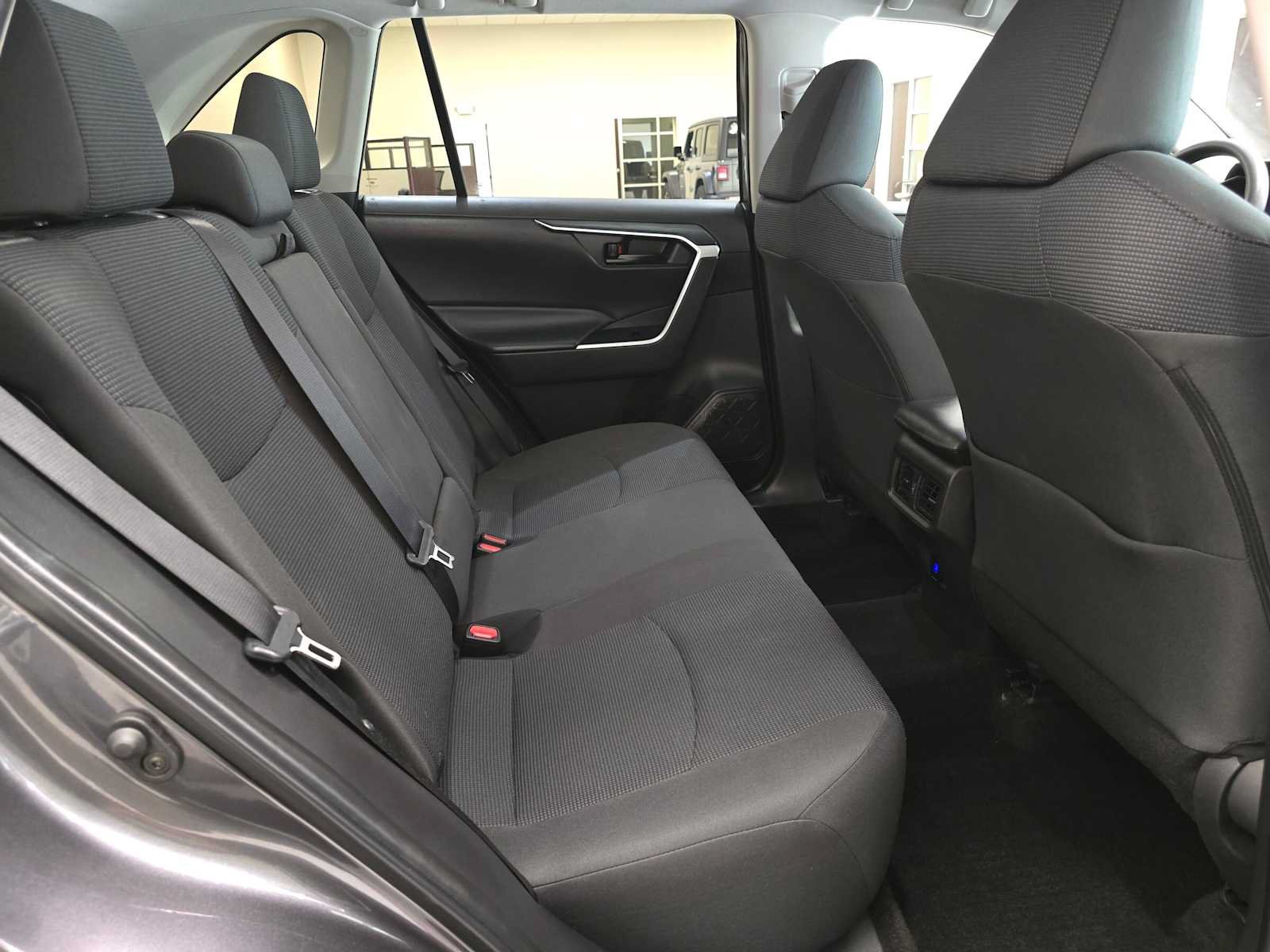 Certified 2023 Toyota RAV4 LE AWD/4WD image 24