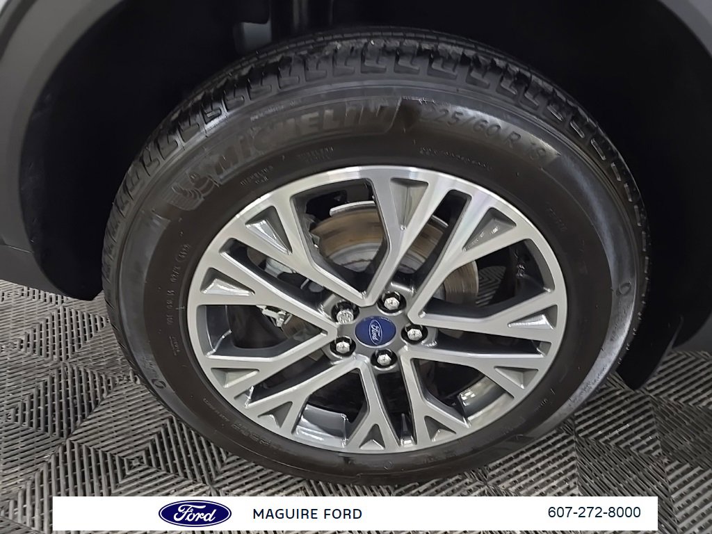 Used 2022 Ford Escape SEL image 16