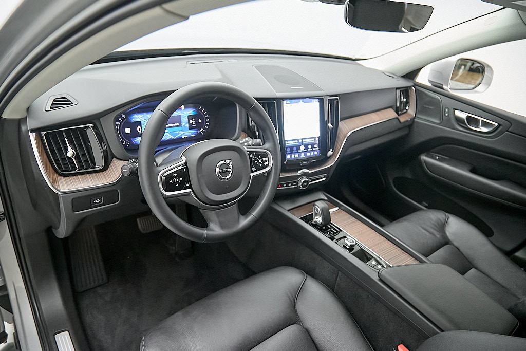 Certified 2023 Volvo XC60 B5 Plus w/ Climate Package AWD/4WD image 14