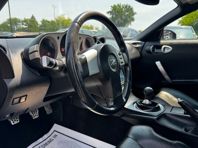 Used 2004 Nissan 350Z Touring RWD image 8