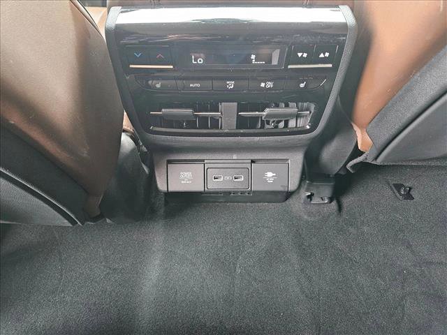 Used 2023 Acura MDX SH-AWD w/ Advance Package image 19