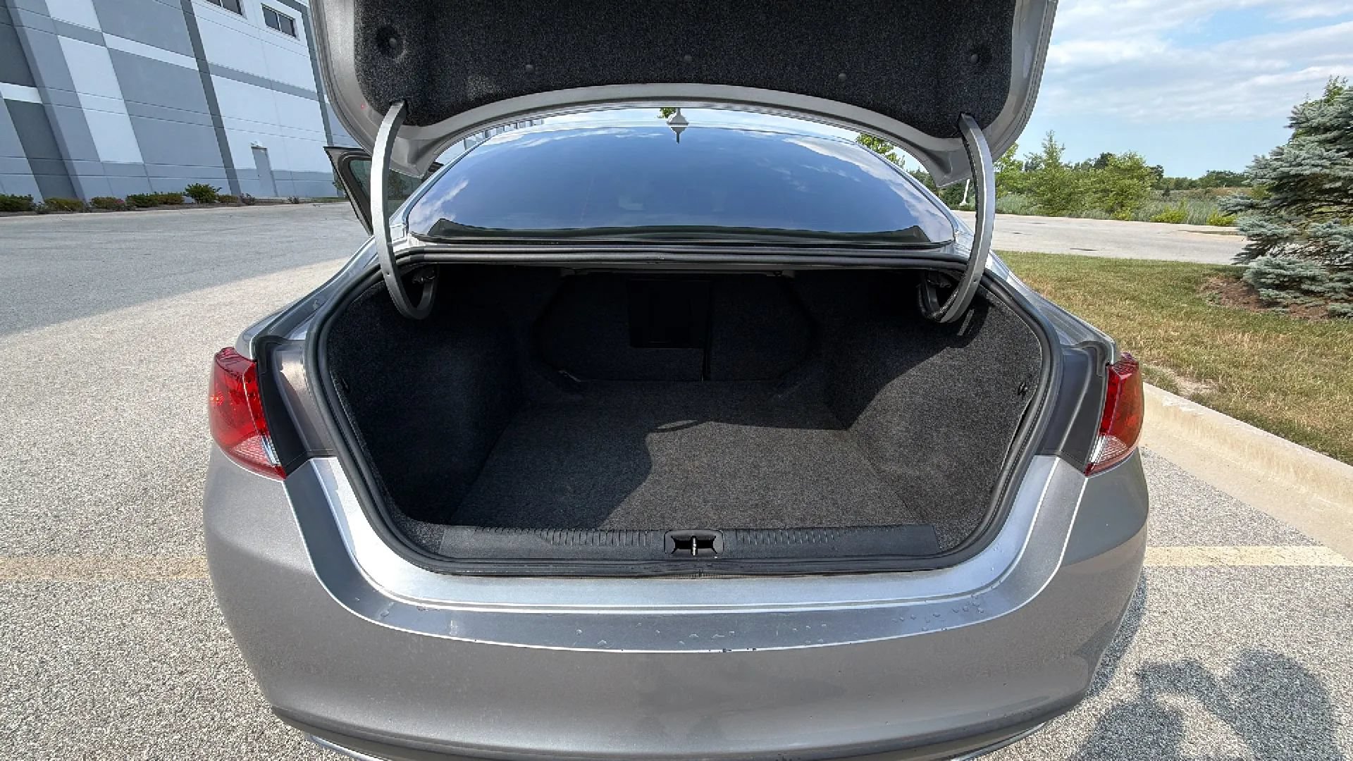 Used 2017 Chrysler 200 Limited Platinum w/ Comfort & Convenience Group FWD image 31