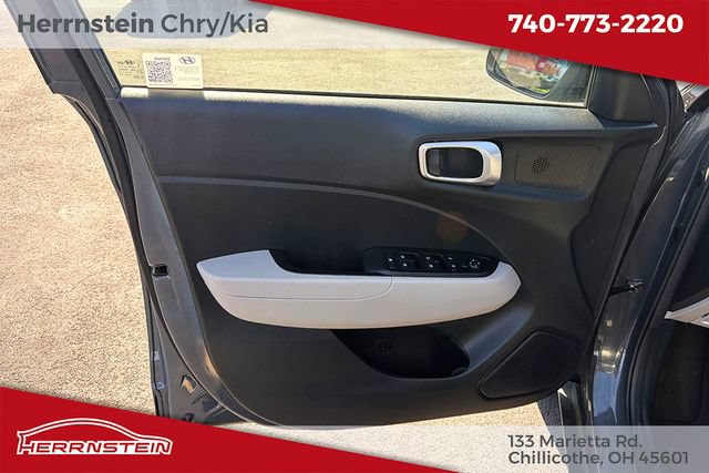 Used 2024 Hyundai Venue SEL FWD image 10