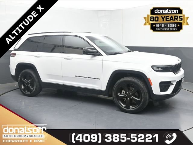 Used 2023 Jeep Grand Cherokee Altitude image 1
