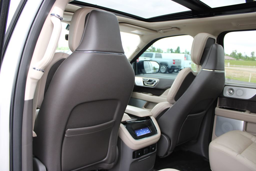 Used 2023 Lincoln Navigator Reserve RWD image 27