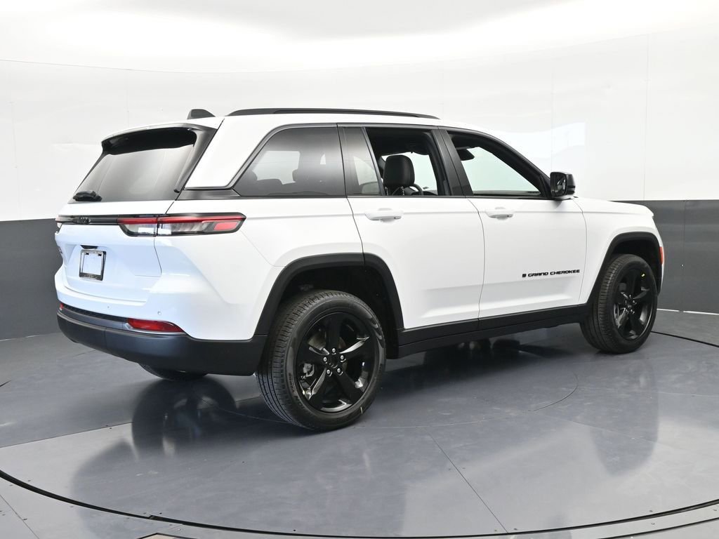 New 2026 Jeep Grand Cherokee Limited w/ Limited Altitude Package RWD image 6